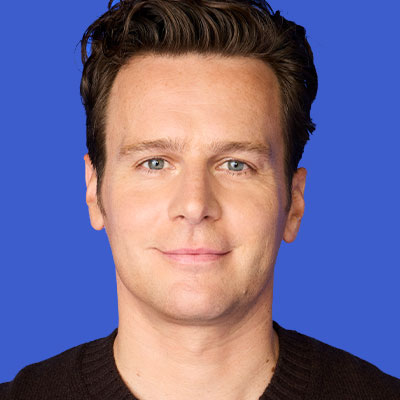 Headshot of Jonathan Groff